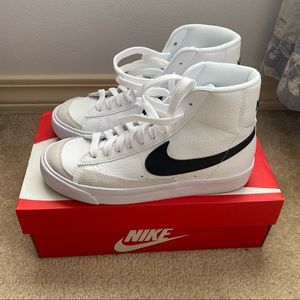 Nike Blazer Mid’ 77 Big Kids Shoes (please read description!!)